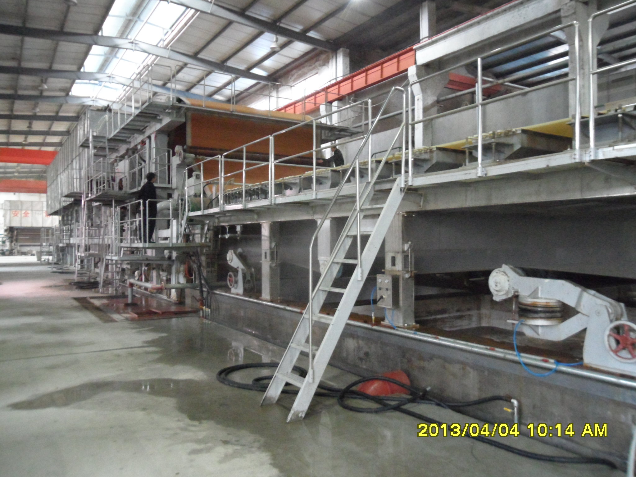 2011年2月，嵊州天宇紙業(yè)4000/350普瓦紙機(jī)順利出紙